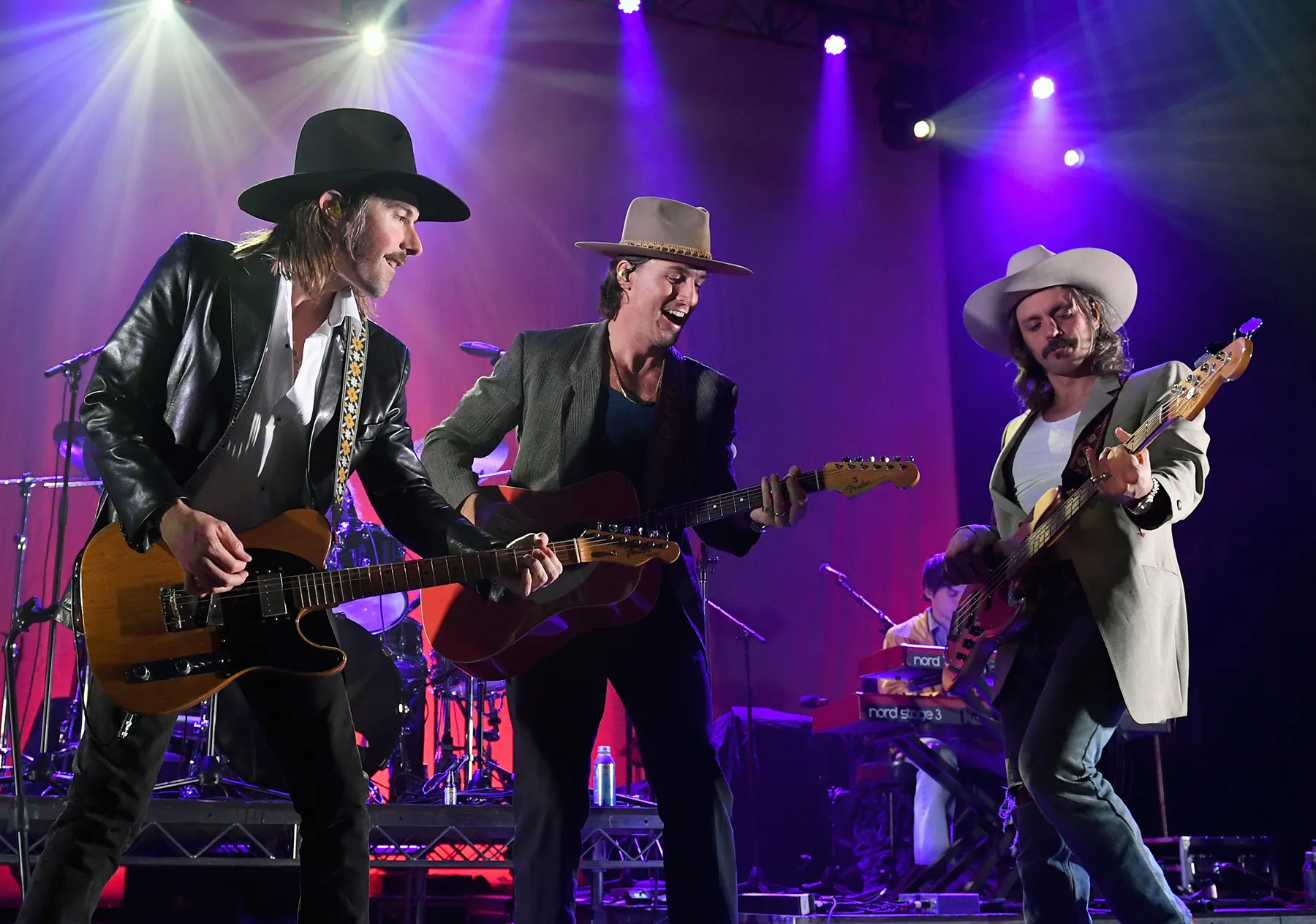 Midland live on tour